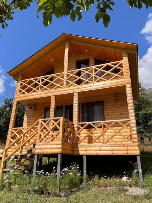 Вилла Andrias Wooden Hut Местия Экстерьер фото